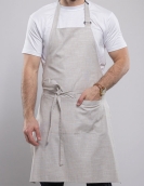 Stil ve işlevselliği bir araya getiren şık aşçı önlüğü